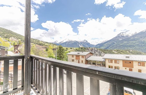Aussois Apartment | 300m from ski slopes, 2nd floor, balcony, tv, ski locker, 29m², Aussois