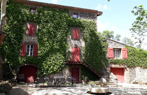 Fontes House | 300m² mill with swimming pool and multisport field in the countryside