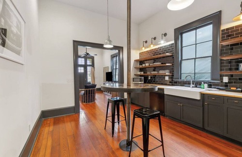 Bywater Apartment | 3042 St Claude B (2/2)