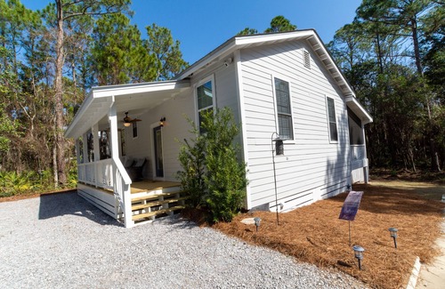 Seagrove Beach House | 30A DEEDED BCH ACCESS Sugar white sand.Seaside shops, Fenced yrd, private, bikes