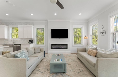 Treetop House | 30A Seacrest – Beach, Pool, Free Golf, Pet Friendly, Sleeps 21, 4 Bikes