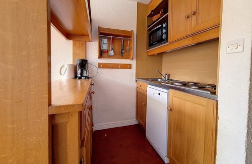 Les Menuires Apartment | 30m from ski slopes, 4th floor, balcony, tv, ski locker, 55m², Les Menuires