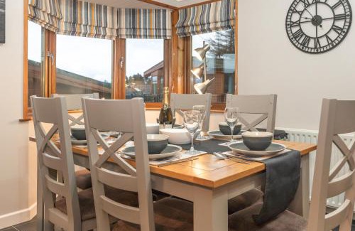 Mullacott House | 31 Ocean Terrace Lodge - 3 Bed-Sleeps 6 - Hot Tub Extra Cost TJS31OT