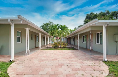 Historic Old Northeast House | 310 Unit B3- Studio Coffee Pot By Coastal Cottages