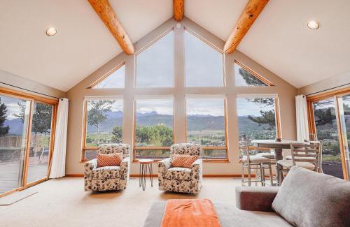 Ridgway House | 310 Vista Drive