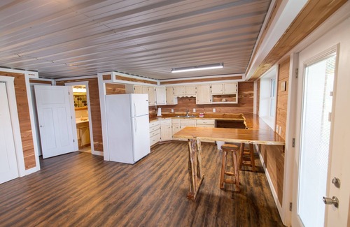 Cadiz House | (312) Dock, On Site Boat Rental, walk/bike trails near by
