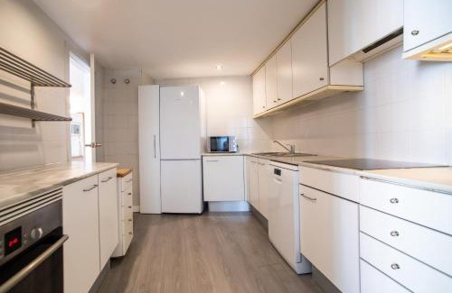 La Vila Olimpica del Poblenou Apartment | 31TILB1041 Magnific Apartment in Villa Olímpica
