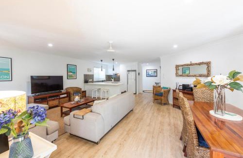 Yamba House | 32 Beachside - LJHooker Yamba