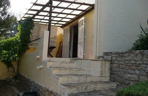 Bandol Apartment | 32 m2 self-contained studio in villa with 900 m2 grounds