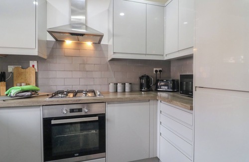 Leicester Cottage | 32 MOORLAND HOUSE, with a garden in Syston