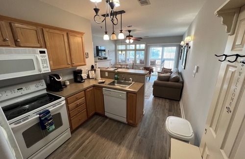 Smith Mountain Lake Apartment | #322 Pointe - 2 Bedroom Lakefront Condo at Mariners SML