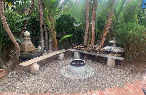 Carlsbad Cottage | 3283 Lincoln. Beach & town 2 blocks away. Private. Families/dogs. Safe parking.