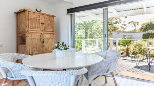 Killcare Heights House | '33 Degrees - Stunning Views' by Accom Holidays