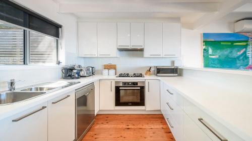 Killcare Heights House | '33 Degrees - Stunning Views' by Accom Holidays