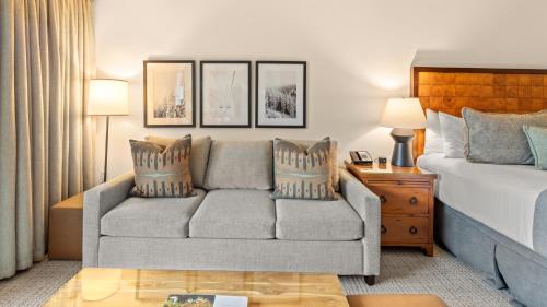 Stowe Area Resort | 345 Studio NATIONAL 3rd Floor Pool & Mountain Views By Stowe Mountain Rentals