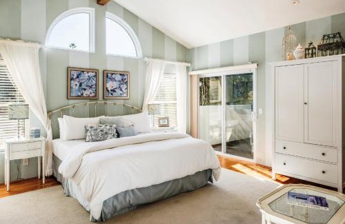 Del Rey Oaks House | 3485 Avalon by the Sea home
