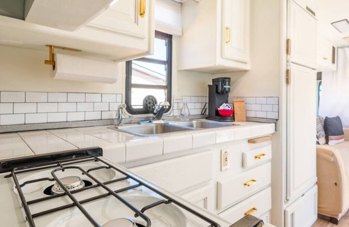 Canoncito House | 35' RV- Glamping |Firepit |Private| 15min to Plaza