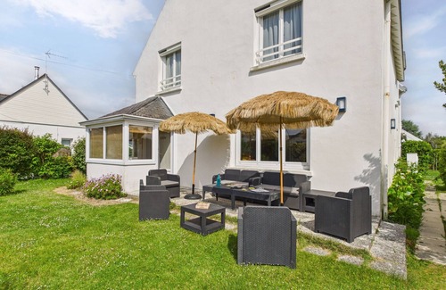 Ile-Tudy Ski Chalet | 350m from the beach – 4* rental for 8 with garden