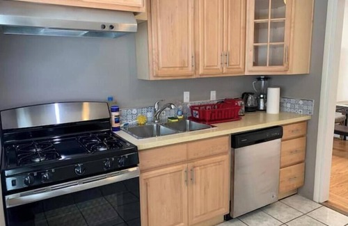 Downtown North Apartment | 357#D downtwn/Stanford 1bedroom/carport hardwd,A/C