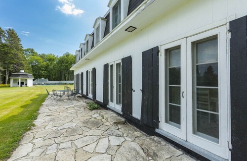 Pointe-au-Pic House | 359 · Les Immeubles Charlevoix - 359