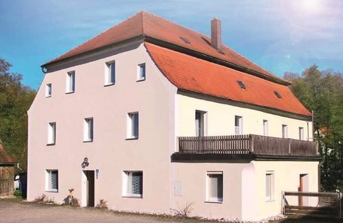 Laaber Apartment | 35qm große, komfortabel eingerichtete, 2014 sanierte FeWo
