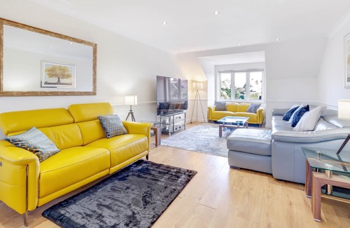 Oakleigh Apartment | 360 EN5 Turners Ct 10 -Modern, Bright, Spacious 2 bed 2 bath Barnet Penthouse