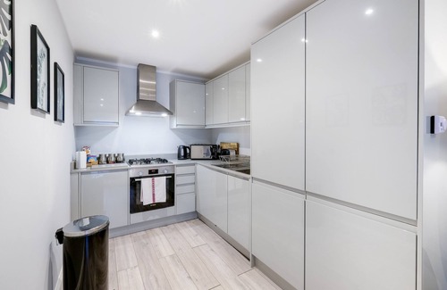 High Wycombe Apartment | 360 HP12 W Wycombe 247-6 - 2 Bedroom Penthouse with parking High Wycombe Apt. 06