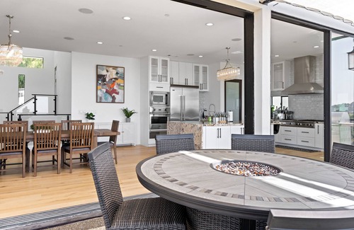 North Tustin House | 360° HILLTOP VIEW/Ultra Modern/15min DISNEY