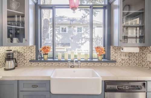 Pacific Grove House | 3812 Little House - Historic Home, Walk to the Bay