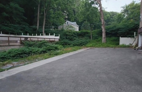 Roxborough House | 389F Classical 1BR Room