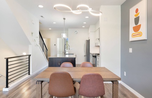 Crossroads House | 3B2.5B in Bellevue 2 Car Garage w/EV outlet and Central AC