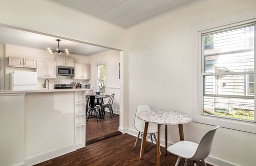 Williamstown House | 3bd 2ba Townhouse. Walkable to College and walking paths. Longer stays welcome