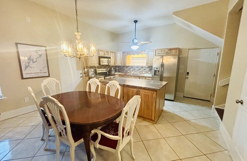 Lincoln House | “3bdrm Barn Apt” @ Sunset Pointe