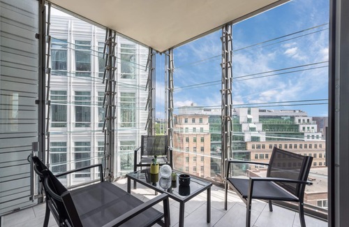 Holborn and Covent Garden Apartment | 3Bed & 3Bath Apt with 2x Balconies