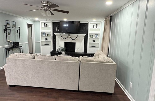 Albertville House | 3bed house in Albertville just 3 minutes away from Sand Mountain Amphitheater!