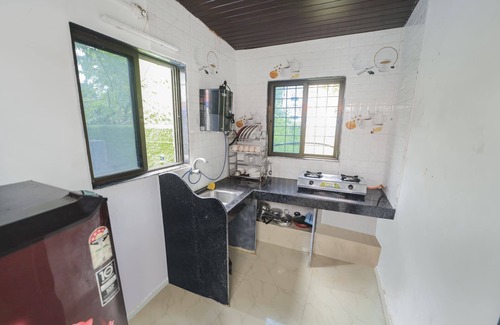 Talegaon Dabhade Hotel | 3BHK w/Pool - Dream Habitat by Universe Villas