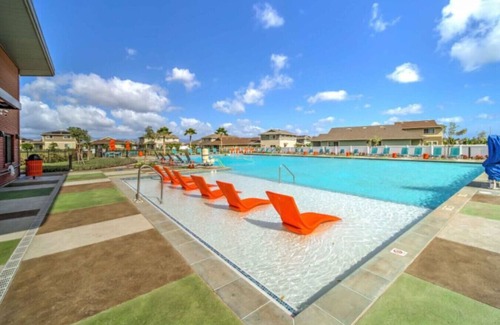 Ewa Apartment | 3BR/2BA New Build | Pool | W/D | Garage | Park