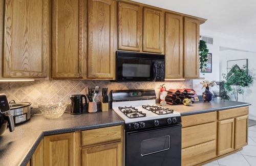 El Cajon House | 3BR/2Bth w Pool, Garage, King Bed, Ranch Style
