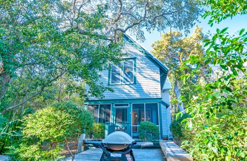 South Beach House | 3BR/3.5 BA home with private crofter. Nature views and access to Shoals Club!
