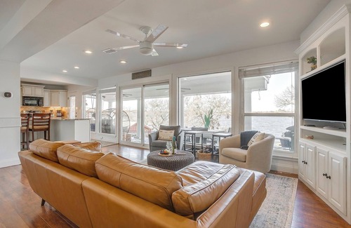 Granbury House | 3BR/3BA Home w/Pool, Fire Pit & Lake View