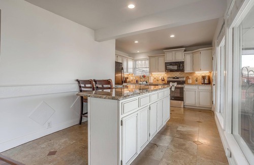 Granbury House | 3BR/3BA Home w/Pool, Fire Pit & Lake View