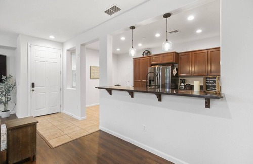 Folsom Apartment | 3BR/3BA Modern Retreat | Pool & Family Friendly