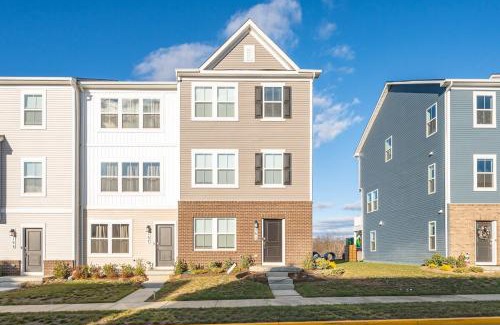 Charles Town House | 3BR 3Bath Newly Built Townhome in Charles Town, WV