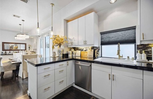 Willow Meadows/Willowbend Area House | 3BR Cheerful Home Long Term