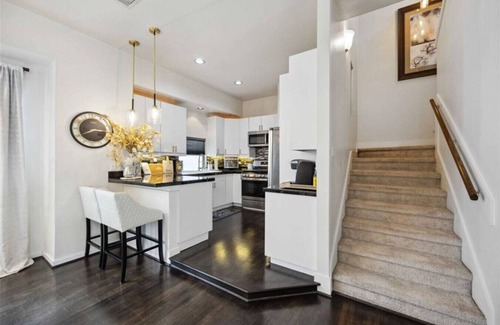 Willow Meadows/Willowbend Area House | 3BR Cheerful Home Long Term