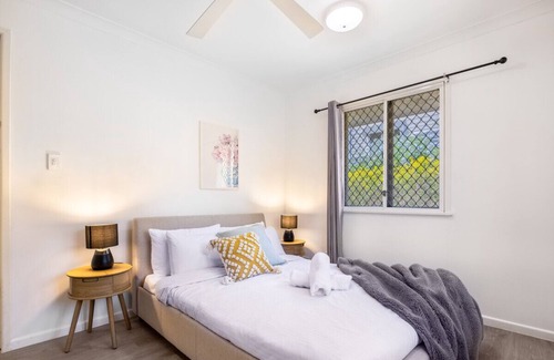 Indooroopilly House | 3BR Cozy house 4mins to mall