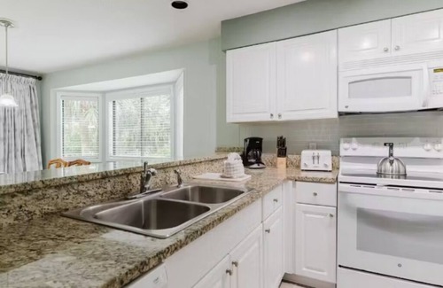 Shipyard Plantation House | 3BR End Unit Townhome | Bikes Included | Near Hilton Head Beach
