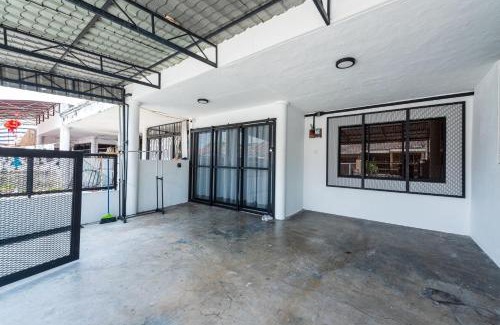 Ampang House | 3BR Family-Friendly Landed House,PandanPerdana,KL by Verano