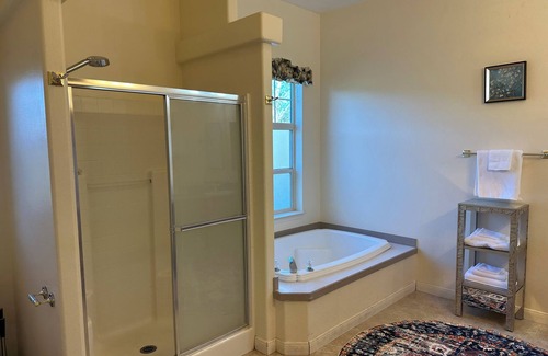 Warner Springs Other | 3BR Farmhouse Getaway, Group-Friendly, WiFi, AC, Trails & Petting Zoo Nearby