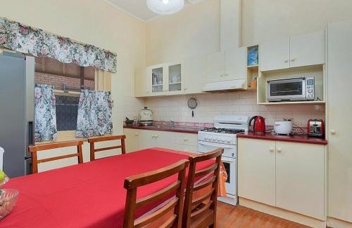 Joslin House | 3BR Guest House near Adelaide CBD Joslin 5070